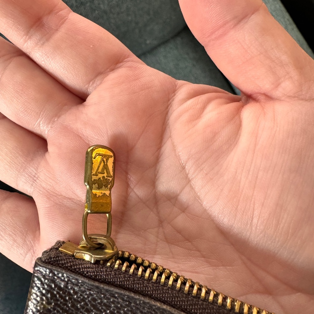 Louis Vuitton Key Pouch - Picture 5 of 8